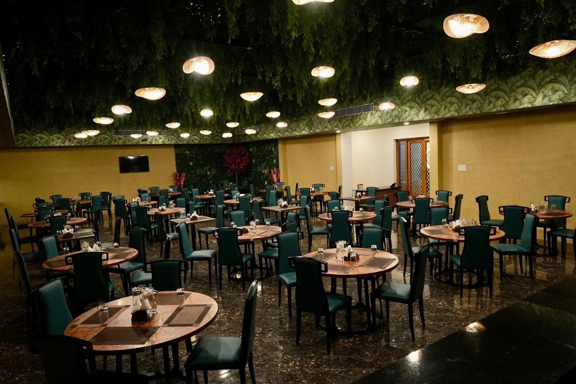 Le Royale Palace Karaikal Buitenkant foto