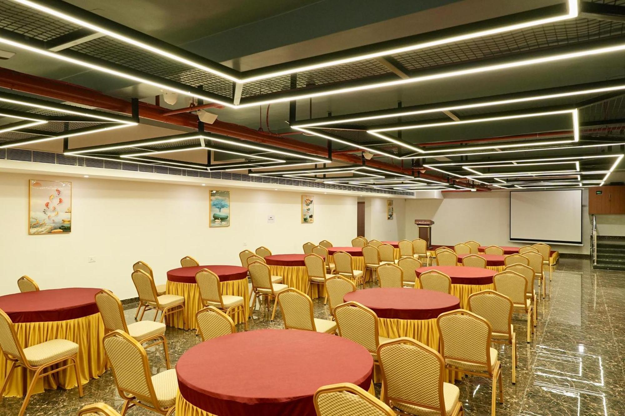 Le Royale Palace Karaikal Buitenkant foto