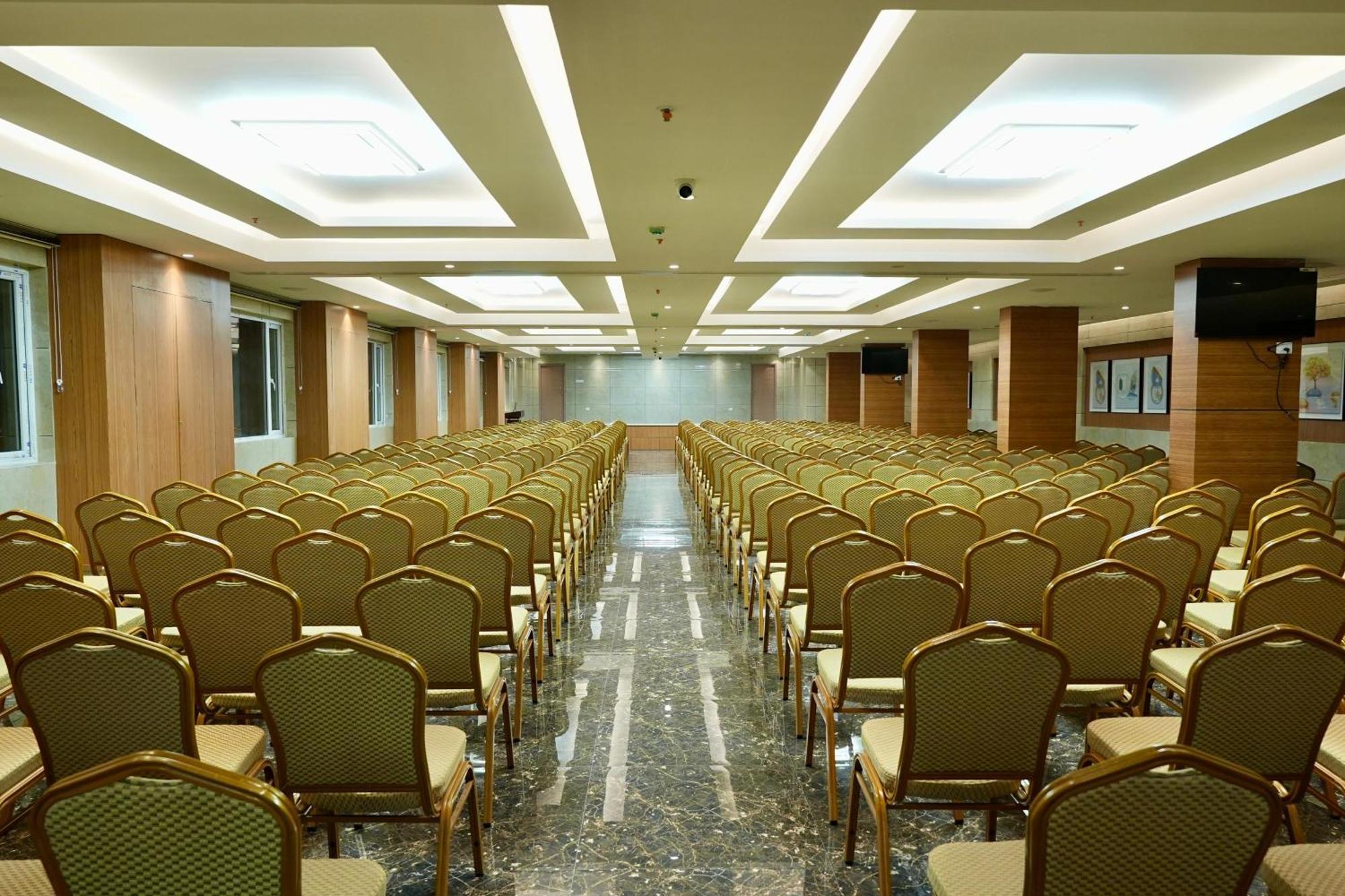 Le Royale Palace Karaikal Buitenkant foto