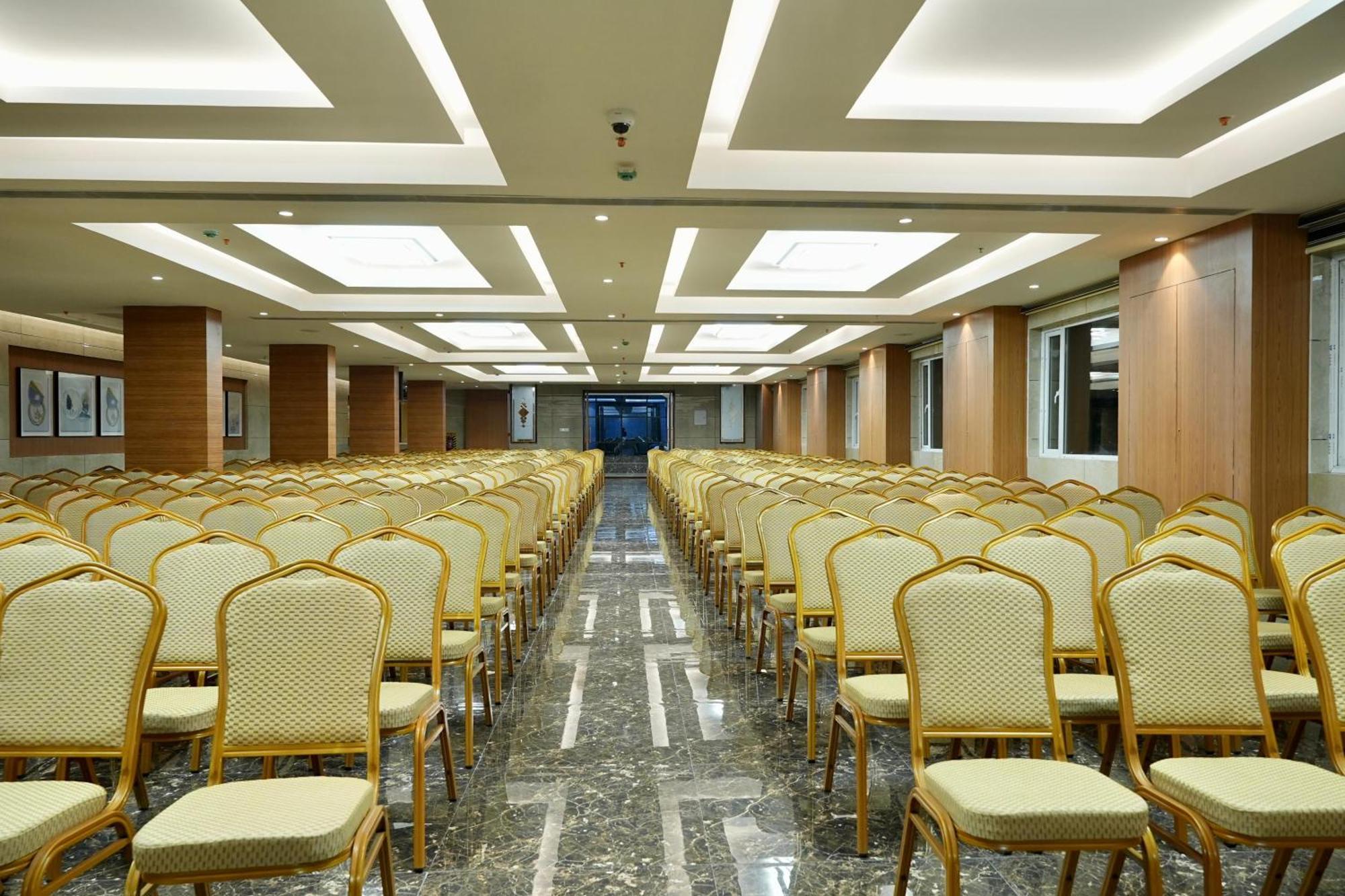 Le Royale Palace Karaikal Buitenkant foto