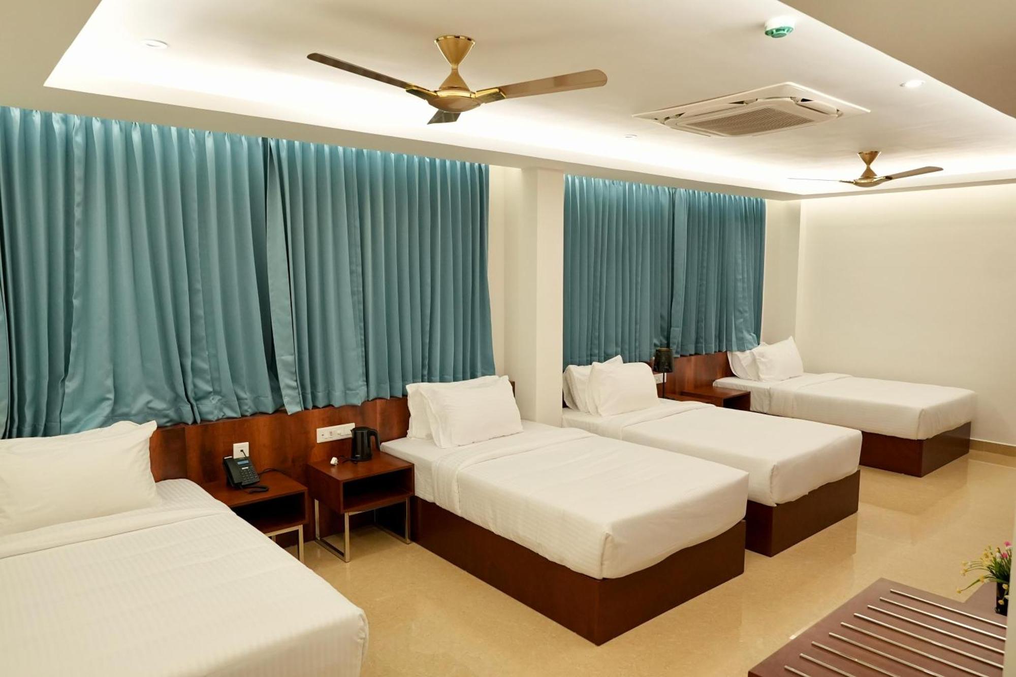 Le Royale Palace Karaikal Buitenkant foto