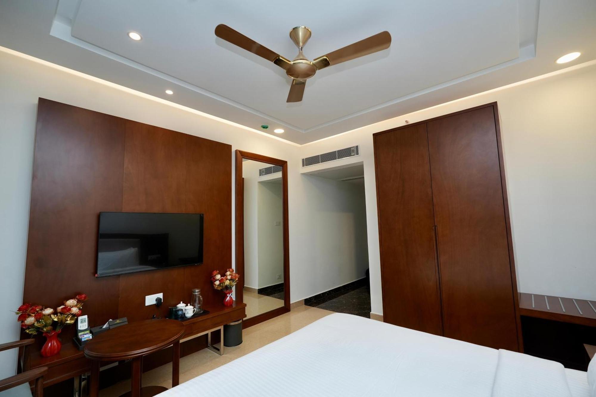 Le Royale Palace Karaikal Buitenkant foto