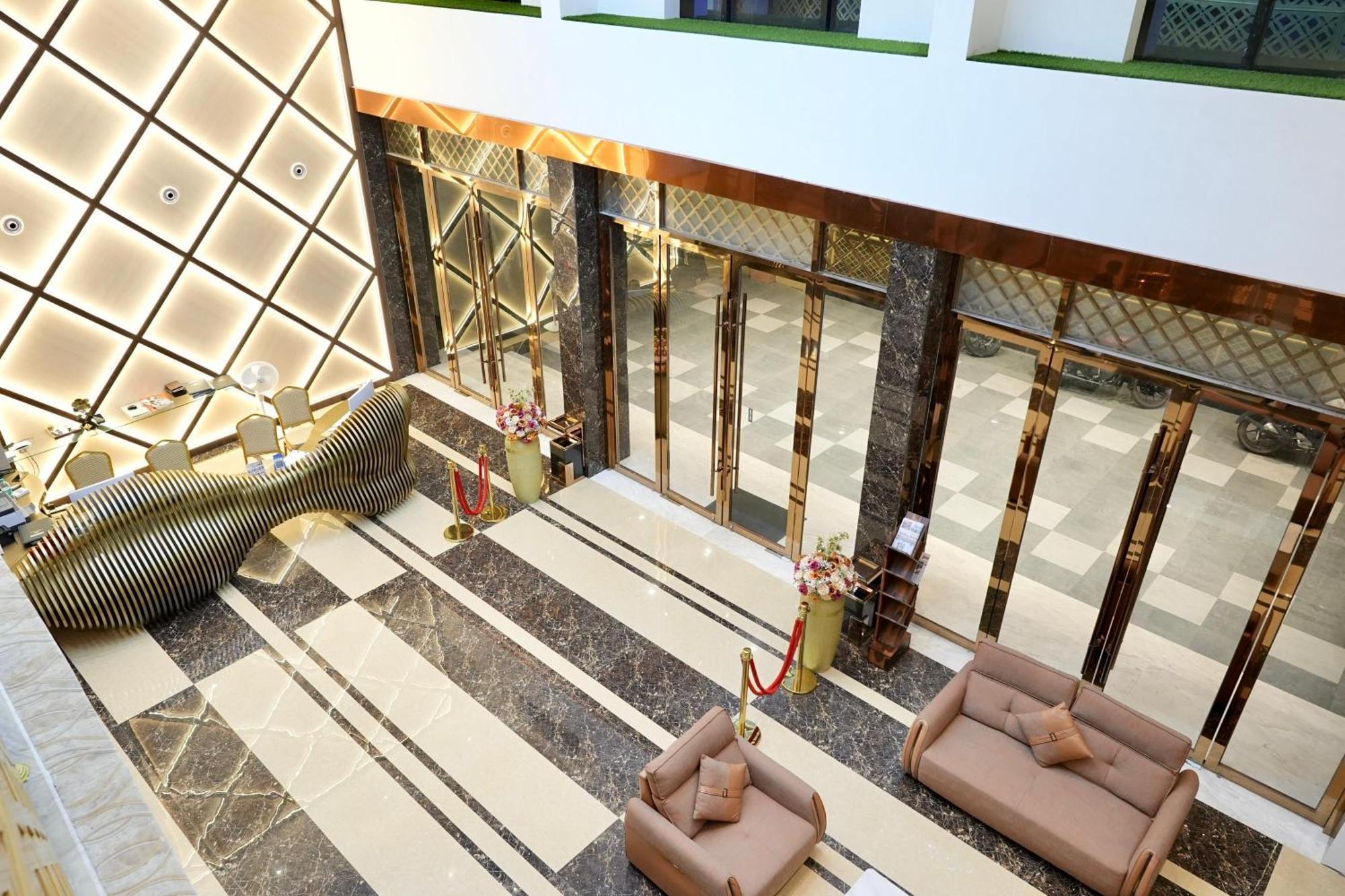 Le Royale Palace Karaikal Buitenkant foto