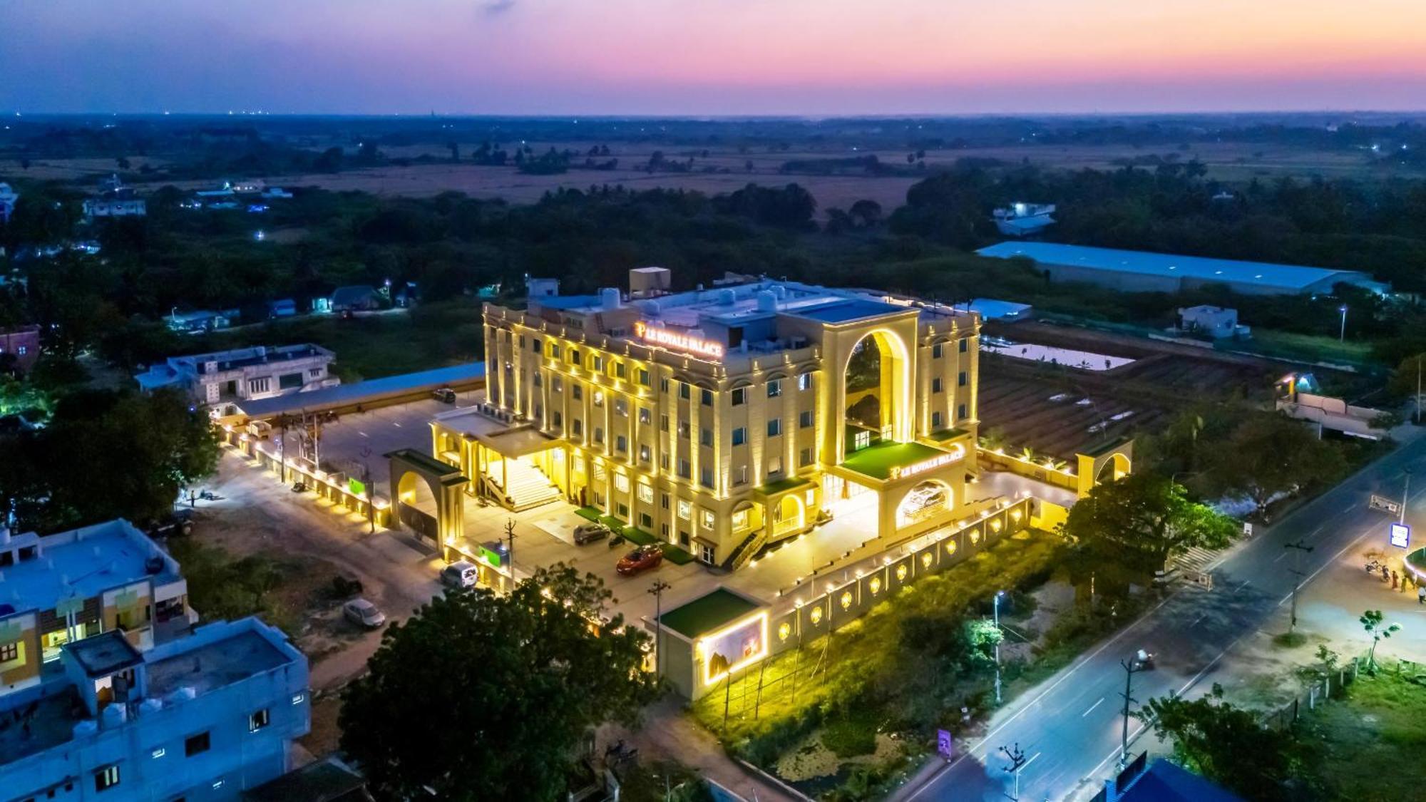 Le Royale Palace Karaikal Buitenkant foto