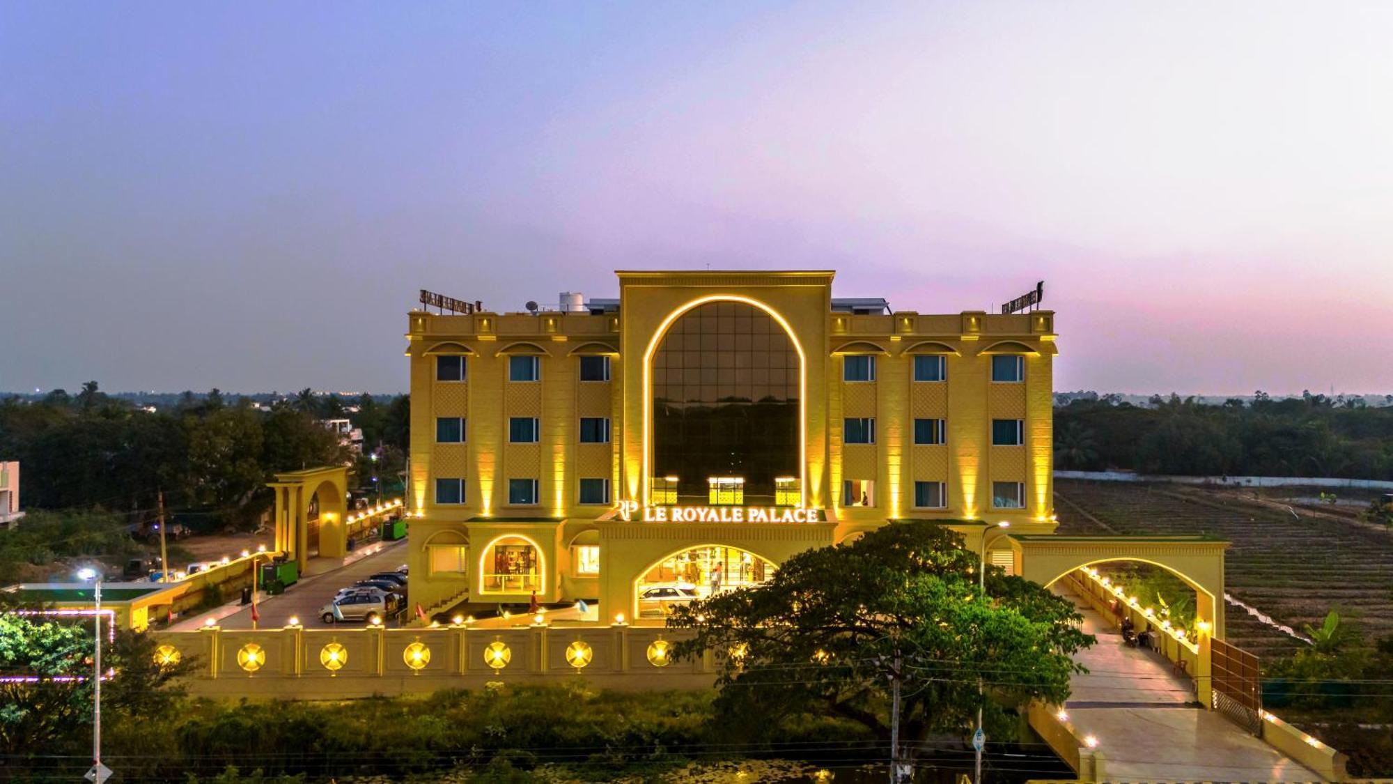 Le Royale Palace Karaikal Buitenkant foto